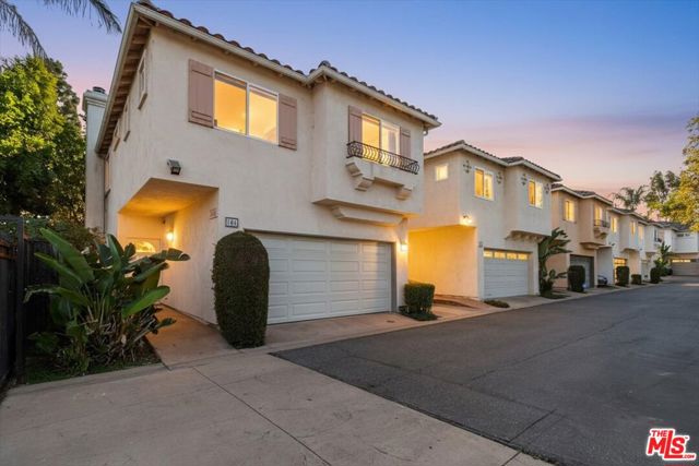 18806 Hatteras Street, Tarzana CA: https://media.crmls.org/mediaz/30f2c813-36f3-4499-a83a-181f212c1219.jpg