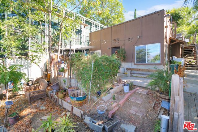 11154 Ventura Boulevard, Studio City CA: https://media.crmls.org/mediaz/30f35677-d347-4d9d-bb30-e14f6ad20fcf.jpg
