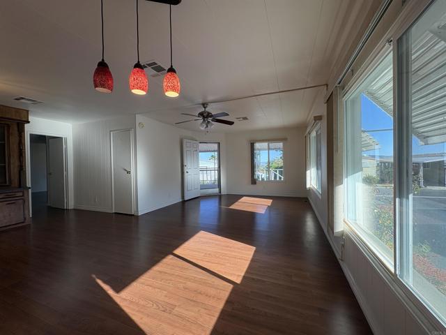 Detail Gallery Image 13 of 58 For 1490 S Orange Ave #127,  El Cajon,  CA 92020 - 2 Beds | 2 Baths