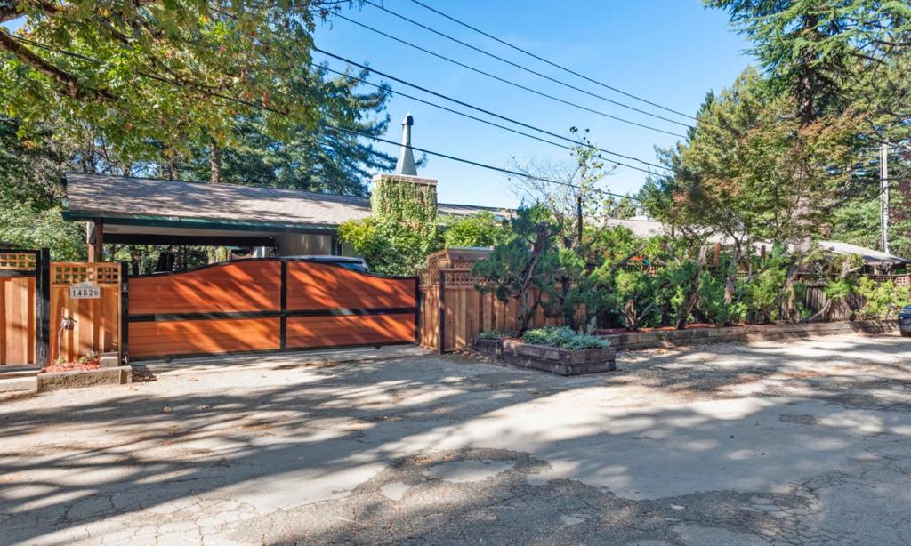 14826 Skyline Boulevard #3