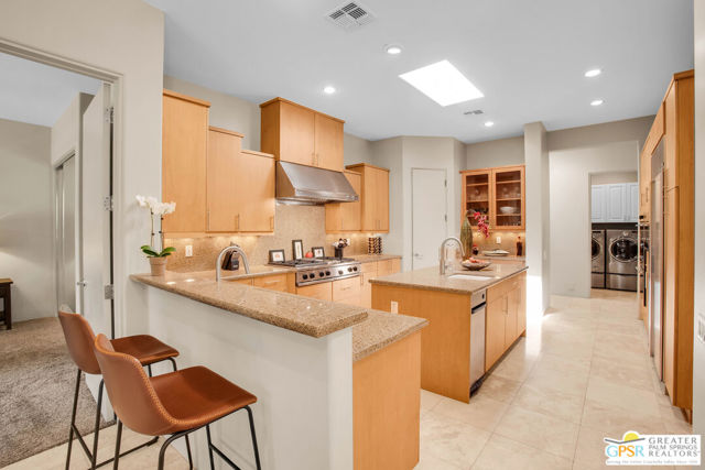 39700 Keenan Drive, Rancho Mirage CA: https://media.crmls.org/mediaz/30f43f99-2ac7-4048-8bc5-09c72b4dabfc.jpg