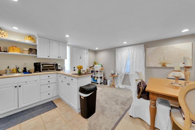 1418 Bradley Court, San Mateo CA: https://media.crmls.org/mediaz/30f51670-c9e7-4f4e-8581-7ef03146c4cf.jpg