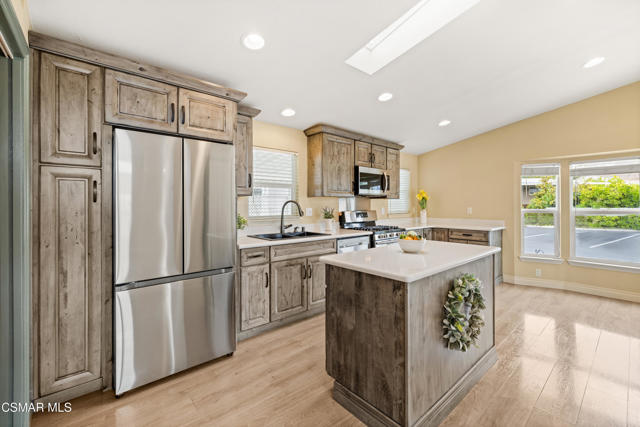 1202 Loma Drive, Ojai CA: https://media.crmls.org/mediaz/30f52297-abd8-4b48-b9ca-0adce5be82cc.jpg