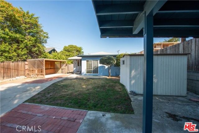 1808 Euclid Street, Santa Monica CA: https://media.crmls.org/mediaz/30f5a1ab-1879-45d0-b1db-66e3b586fda4.jpg