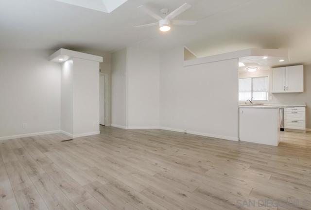 1010 E Bobier, Vista CA: https://media.crmls.org/mediaz/30f5ce1f-2442-49ef-b084-3944a92fc627.jpg