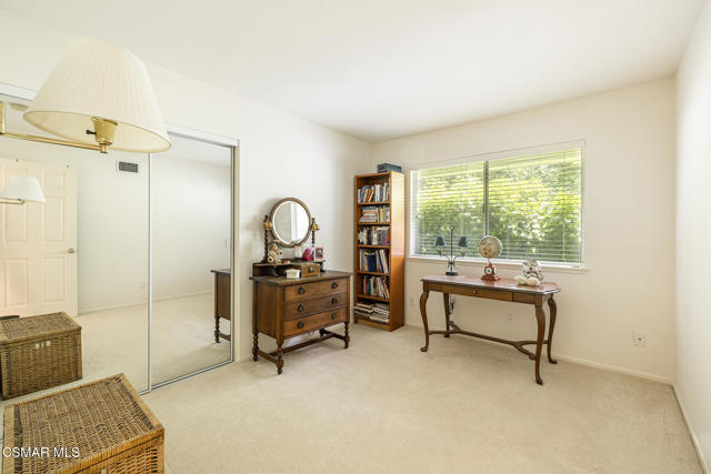 3804 Eddingham Avenue, Calabasas CA: https://media.crmls.org/mediaz/30f622de-fc2c-4c56-8c34-37a001eced4a.jpg