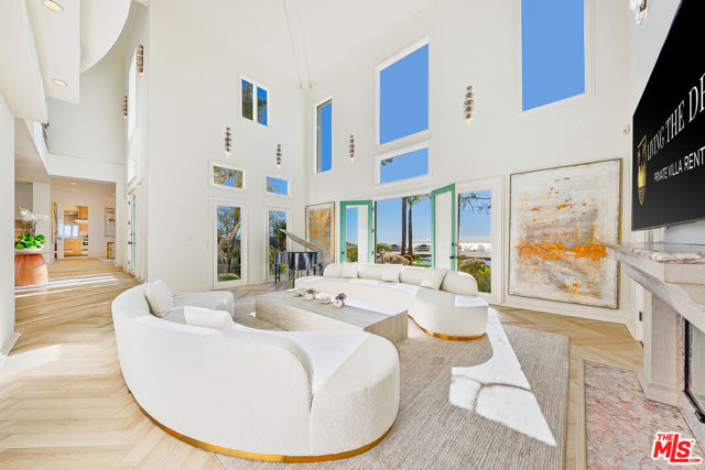 10502 Yellow Hill Road, Malibu CA: https://media.crmls.org/mediaz/30f62594-4e9a-4782-aac8-763f652ee10a.jpg