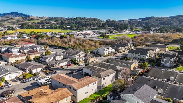 470 Willow Avenue, Half Moon Bay CA: https://media.crmls.org/mediaz/30f70724-b2ba-4c13-a189-8d179955f76b.jpg
