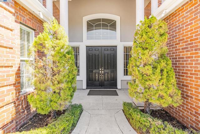 548 Wycombe Ct, San Ramon CA: https://media.crmls.org/mediaz/30f76ecb-5a71-4aee-a86e-e877d778deca.jpg