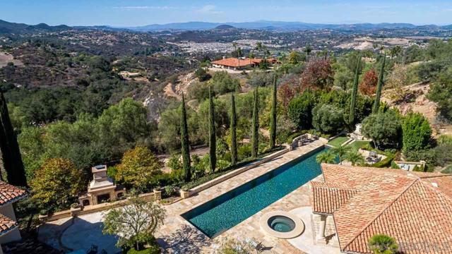 14440 Ridge Ranch Rd, Valley Center CA: https://media.crmls.org/mediaz/30f77afe-15d0-40bc-8fb1-fc1d3b799df2.jpg