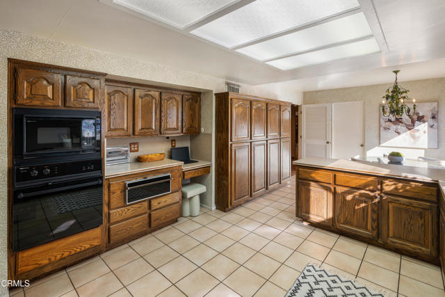 Detail Gallery Image 24 of 52 For 1400 Valley View Rd #1,  Glendale,  CA 91202 - 4 Beds | 3/1 Baths