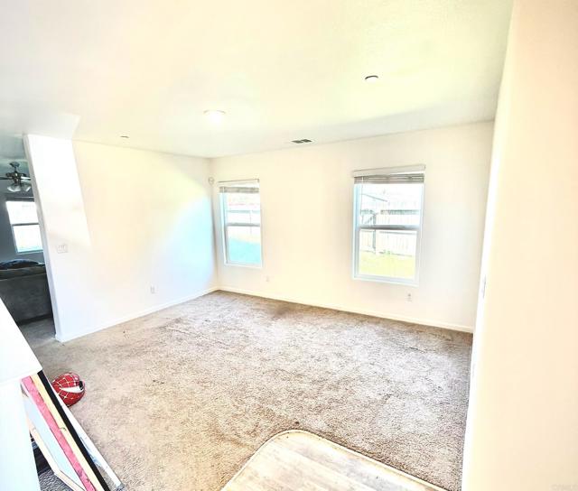 Detail Gallery Image 4 of 8 For 3637 N Mccaffrey Ave, Fresno,  CA 93722 - 4 Beds | 3 Baths