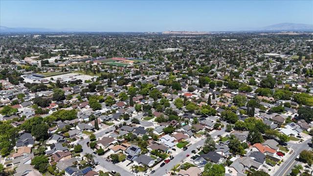 6286 Lean Avenue, San Jose CA: https://media.crmls.org/mediaz/30f8d624-e748-44ce-9b00-e8e0e6d32929.jpg