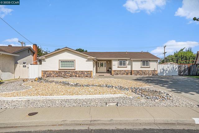 1543 Heartwood Dr, Concord CA: https://media.crmls.org/mediaz/30f8f902-6196-4000-8e84-a3b4f7d62620.jpg