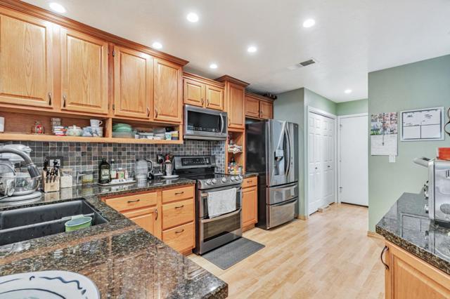 17165 Creekside Circle, Morgan Hill CA: https://media.crmls.org/mediaz/30f92678-350a-41ec-86ac-edf4f7b6bd5f.jpg