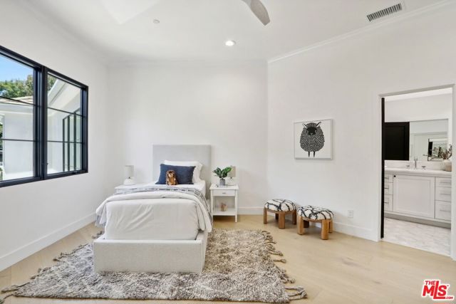 4261 Temma Court, Calabasas CA: https://media.crmls.org/mediaz/30f9423e-f113-40f2-b390-a03b8ee54d41.jpg