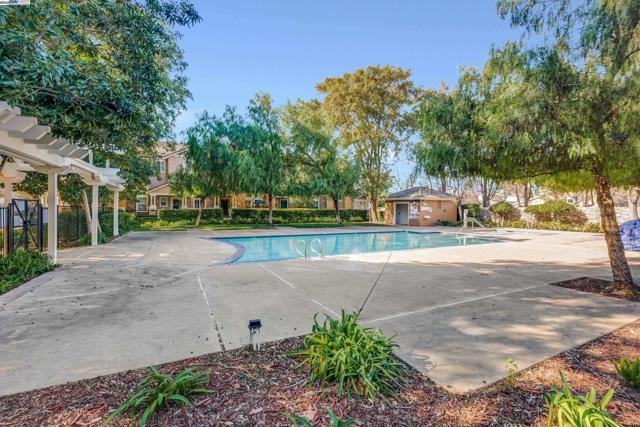 4579 Mangrove Dr, Dublin CA: https://media.crmls.org/mediaz/30f991be-7c93-4719-bb3c-f0ba0e3cbdd3.jpg