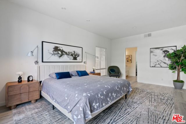 1140 Alta Loma Road, West Hollywood CA: https://media.crmls.org/mediaz/30fa7005-1262-4068-80d8-f1752b90ad2f.jpg