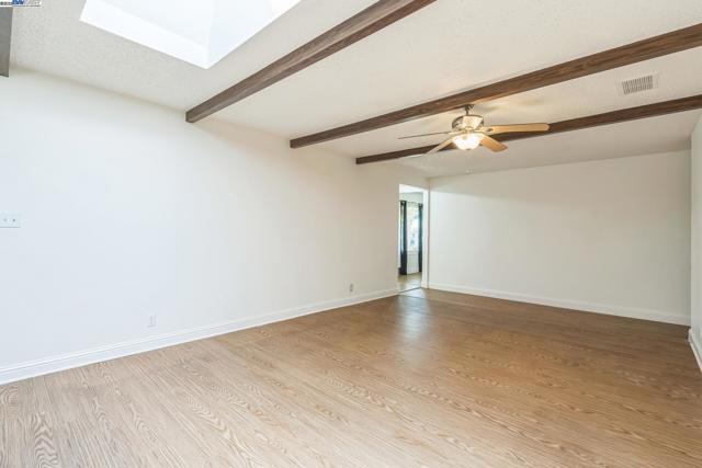 1849 Sherman Dr, Union City CA: https://media.crmls.org/mediaz/30fa9ffb-f8e3-40a7-9ba2-b45ee8813c30.jpg