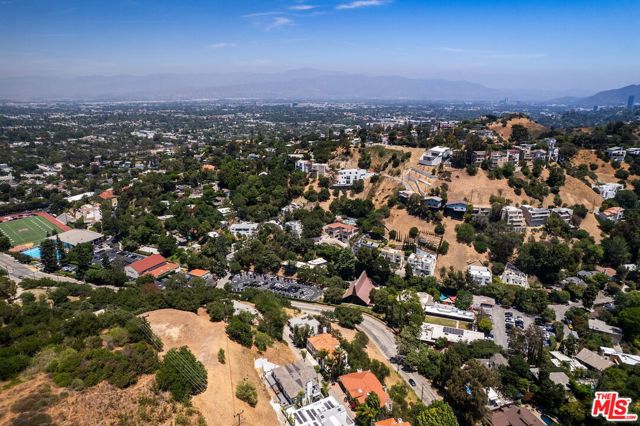 3646 Potosi Avenue, Studio City CA: https://media.crmls.org/mediaz/30fbe366-a961-475a-983b-267e74650855.jpg