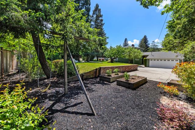 4040 Valente Court, Lafayette CA: https://media.crmls.org/mediaz/30fc37a8-2820-417d-92ed-8af58648facf.jpg