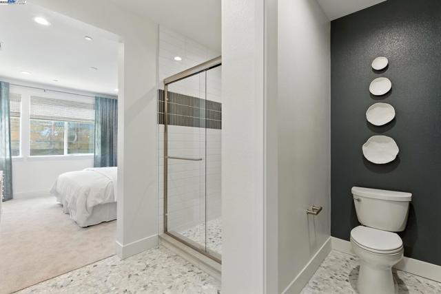 1937 Grand Street, Alameda CA: https://media.crmls.org/mediaz/30fc4184-1080-474d-a3ee-5ec643e769d1.jpg