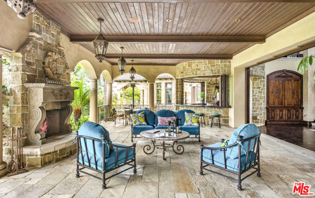 427 La Marina Drive, Camarillo CA: https://media.crmls.org/mediaz/30fc49b0-5c19-4c9f-ba07-205f16851ee5.jpg