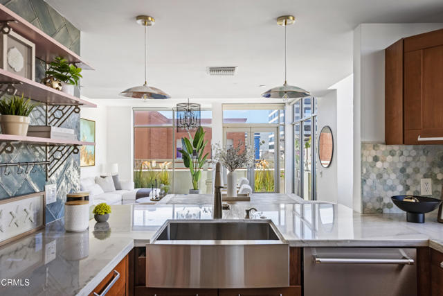 Detail Gallery Image 8 of 24 For 35 N Raymond Ave #412,  Pasadena,  CA 91103 - 2 Beds | 2/1 Baths