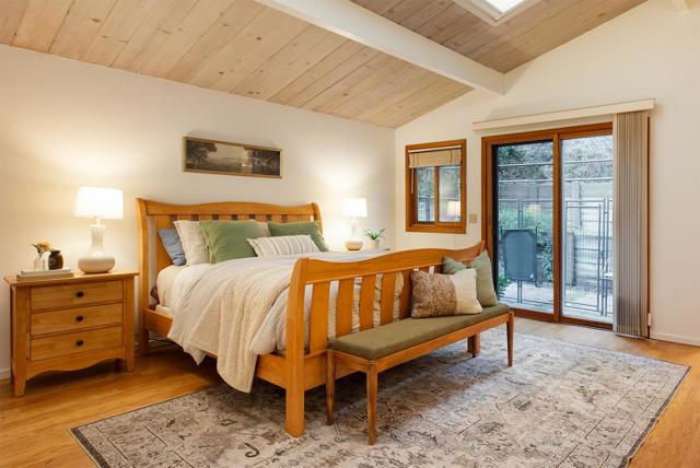 951 Jenny Way, Felton CA: https://media.crmls.org/mediaz/30fd4fe1-2516-4660-a65c-6d1c0c6a0633.jpg