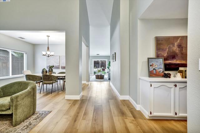 326 Fontaine Dr, Danville CA: https://media.crmls.org/mediaz/30fdfd87-6270-4628-9b8f-decd71bb4168.jpg