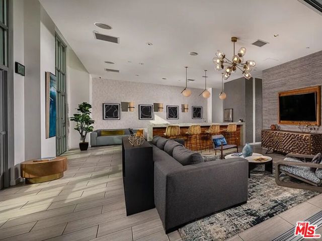 707 E Ocean Boulevard, Long Beach CA: https://media.crmls.org/mediaz/30ff06a0-f159-45e5-838f-234049504d5c.jpg