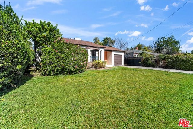 13621 Addison Street photo 2