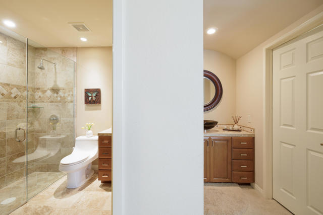 101 Desert Falls Drive, Palm Desert CA: https://media.crmls.org/mediaz/31008ccc-7070-4d73-8a23-85e262f946a5.jpg