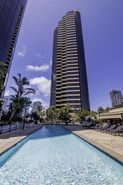 100 Harbor Drive, San Diego CA: https://media.crmls.org/mediaz/31018897-bd7b-4159-91a1-486ddff8a68d.jpg