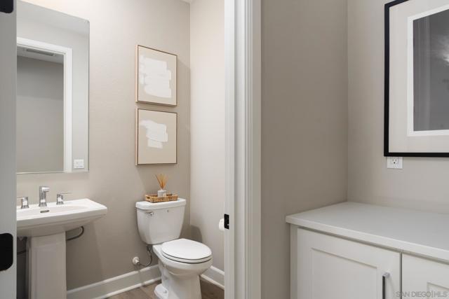17582 Boca Raton Ln, Poway CA: https://media.crmls.org/mediaz/3101bfea-1d87-4406-a967-743b3c7295a4.jpg