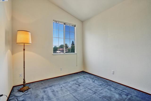 1400 Tennis Ln, Tracy CA: https://media.crmls.org/mediaz/310201ee-3fc3-45c3-af21-6af0dcee97dc.jpg