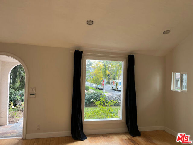 101 N La Peer Drive, Los Angeles CA: https://media.crmls.org/mediaz/3102aad1-b729-4148-820f-7b6ff024d2bc.jpg