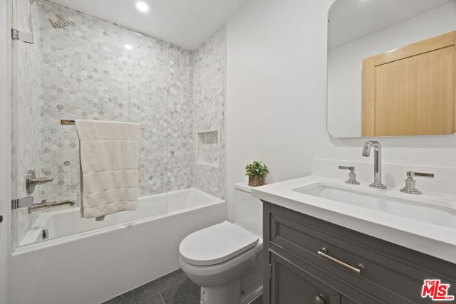 1131 Rancho Drive, Ojai CA: https://media.crmls.org/mediaz/3102e7e0-d7aa-4886-b536-e2815fd66847.jpg