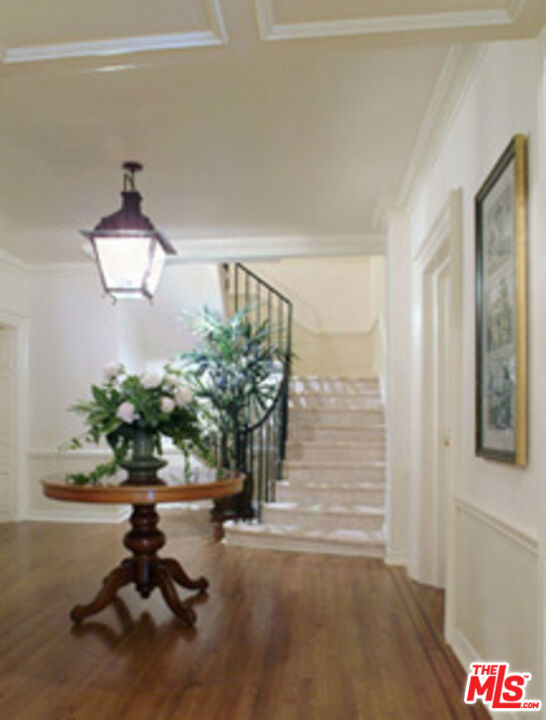 1416 Havenhurst Drive, West Hollywood CA: https://media.crmls.org/mediaz/3103e940-f341-49d8-8e87-b3954b97f662.jpg