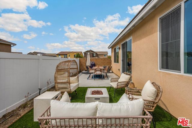 519 Tucker Avenue, Rialto CA: https://media.crmls.org/mediaz/31041d34-b981-44c2-88d8-f11187bae43a.jpg