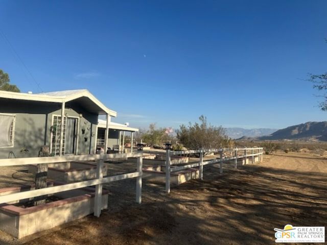 31750 Selmadolph Street, Lucerne Valley CA: https://media.crmls.org/mediaz/31046570-b4be-4ca1-acc4-6d4a7d886f92.jpg