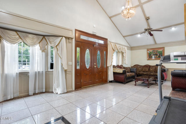 Detail Gallery Image 4 of 29 For 5116 Dahlia Dr, Los Angeles,  CA 90041 - 4 Beds | 3 Baths
