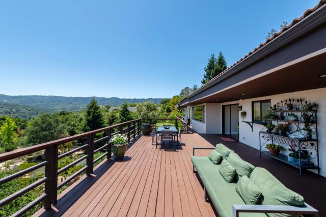 165 Golden Oak Drive, Portola Valley CA: https://media.crmls.org/mediaz/31059153-8470-487f-bdf9-6735cd2ef6b7.jpg