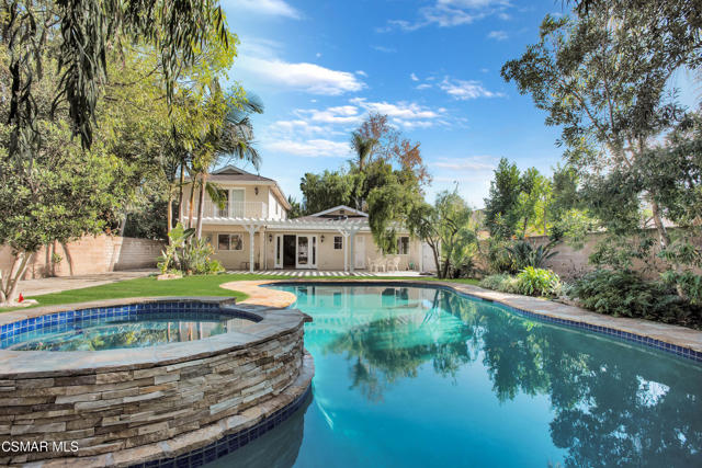 4539 Mammoth Avenue, Sherman Oaks CA: https://media.crmls.org/mediaz/310598d5-f4f7-45d6-a475-a74998059501.jpg