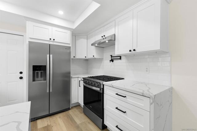 1217 Monte Vista Dr, Vista CA: https://media.crmls.org/mediaz/31063282-1705-42bc-8eed-8ccd600d1931.jpg