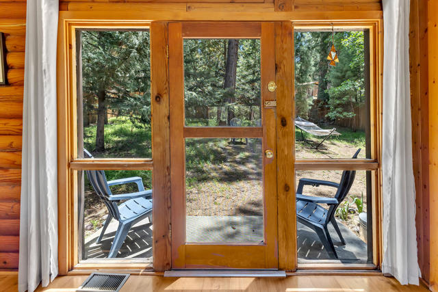54385 S S. Circle Drive, Idyllwild CA: https://media.crmls.org/mediaz/31070882-3503-4a2f-9b74-4c5aec2e4153.jpg