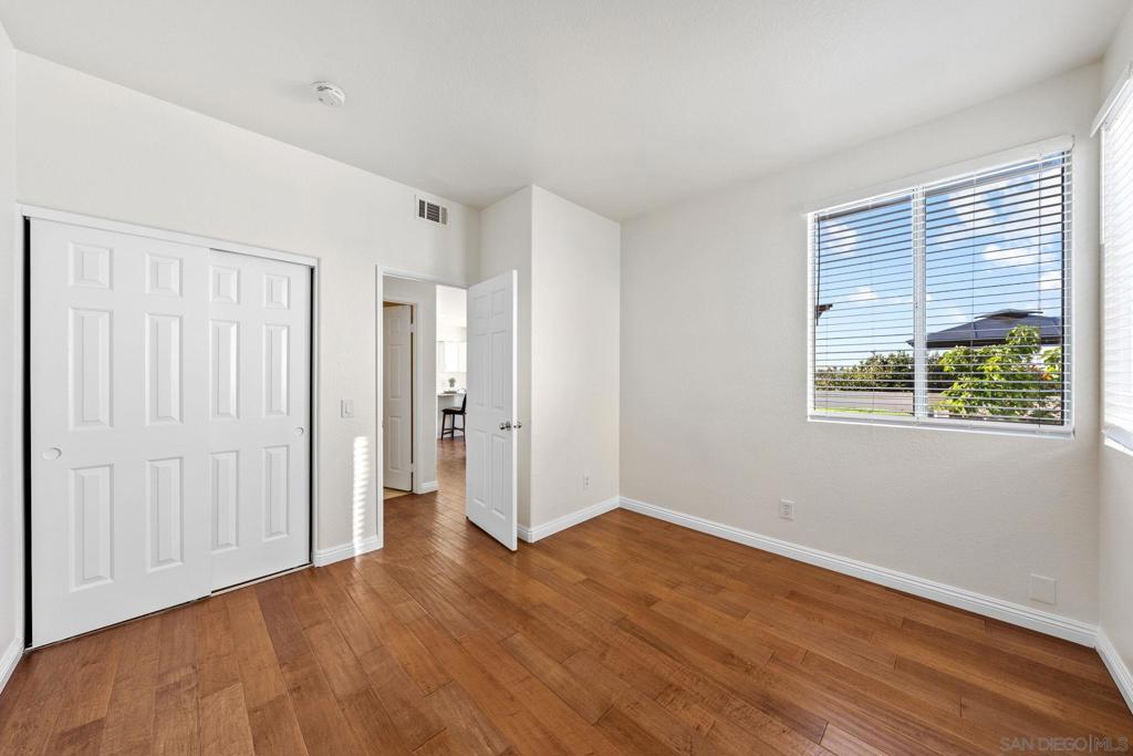 MLS #250027189SD img 29