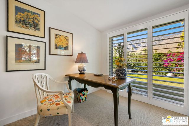 2367 S Yosemite Drive, Palm Springs CA: https://media.crmls.org/mediaz/31084818-480b-481a-ac3b-3be5ffe5b8a4.jpg