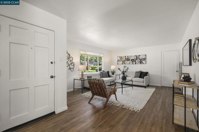 884 Juanita Dr, Lafayette CA: https://media.crmls.org/mediaz/31087fe3-6194-407b-be3f-07965efd39f2.jpg