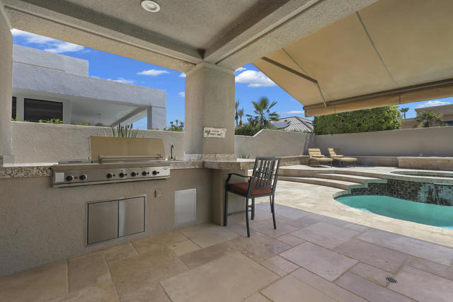 41800 Jones Drive, Palm Desert CA: https://media.crmls.org/mediaz/3108b0d4-a41b-46ec-96b4-5fa88886087b.jpg